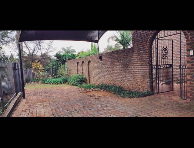 4 BEDROOM HOUSE FOR SALE IN WIERDA PARK